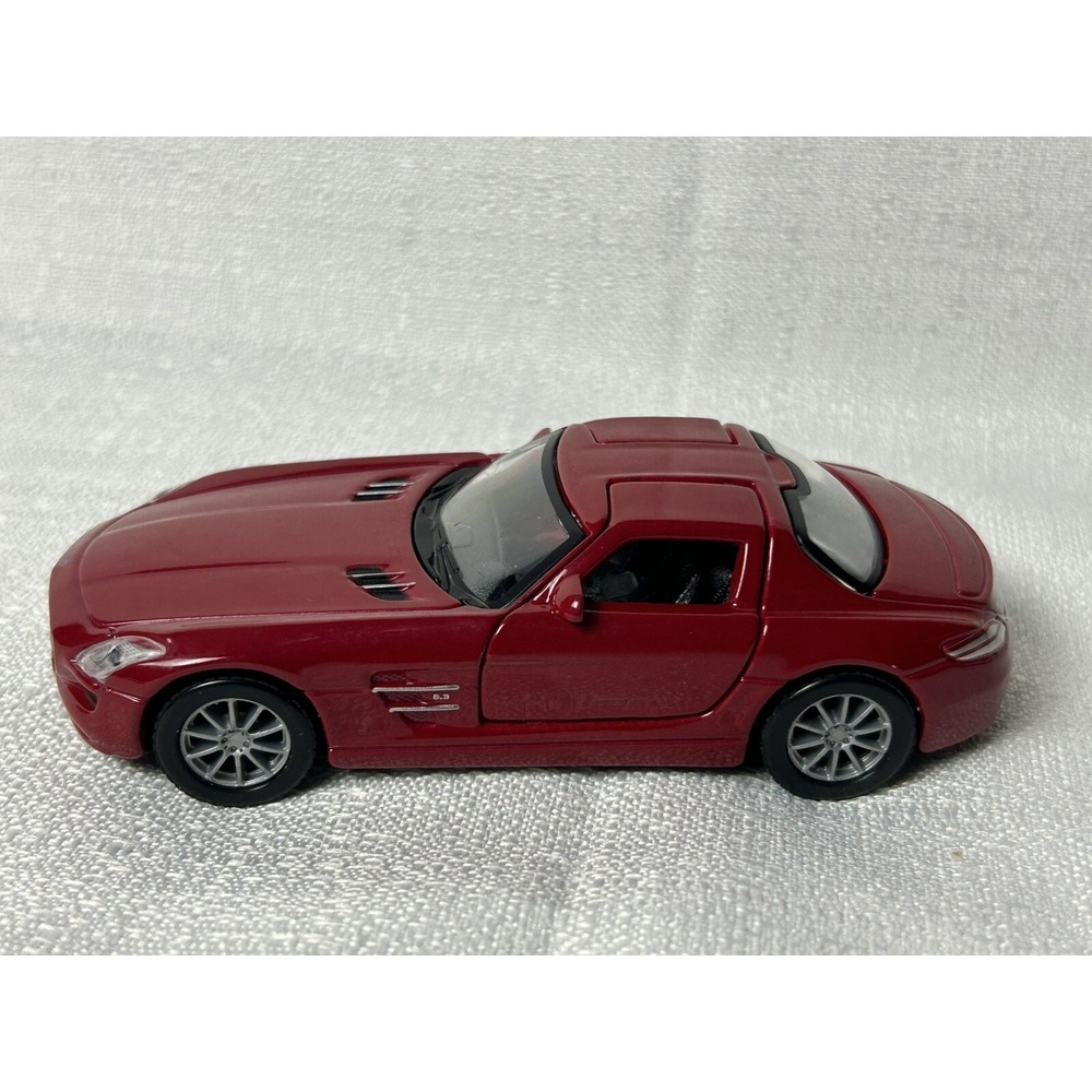 MAISTO Mercedes-Benz SLS AMG Die Cast Car 1/40 Scale Red Doors Open